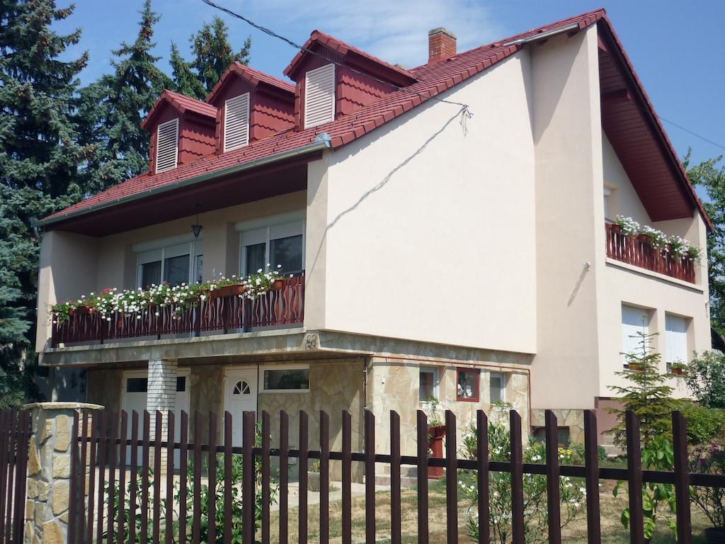 Irenke Vendeghaz Apartment Alsopahok Exterior photo